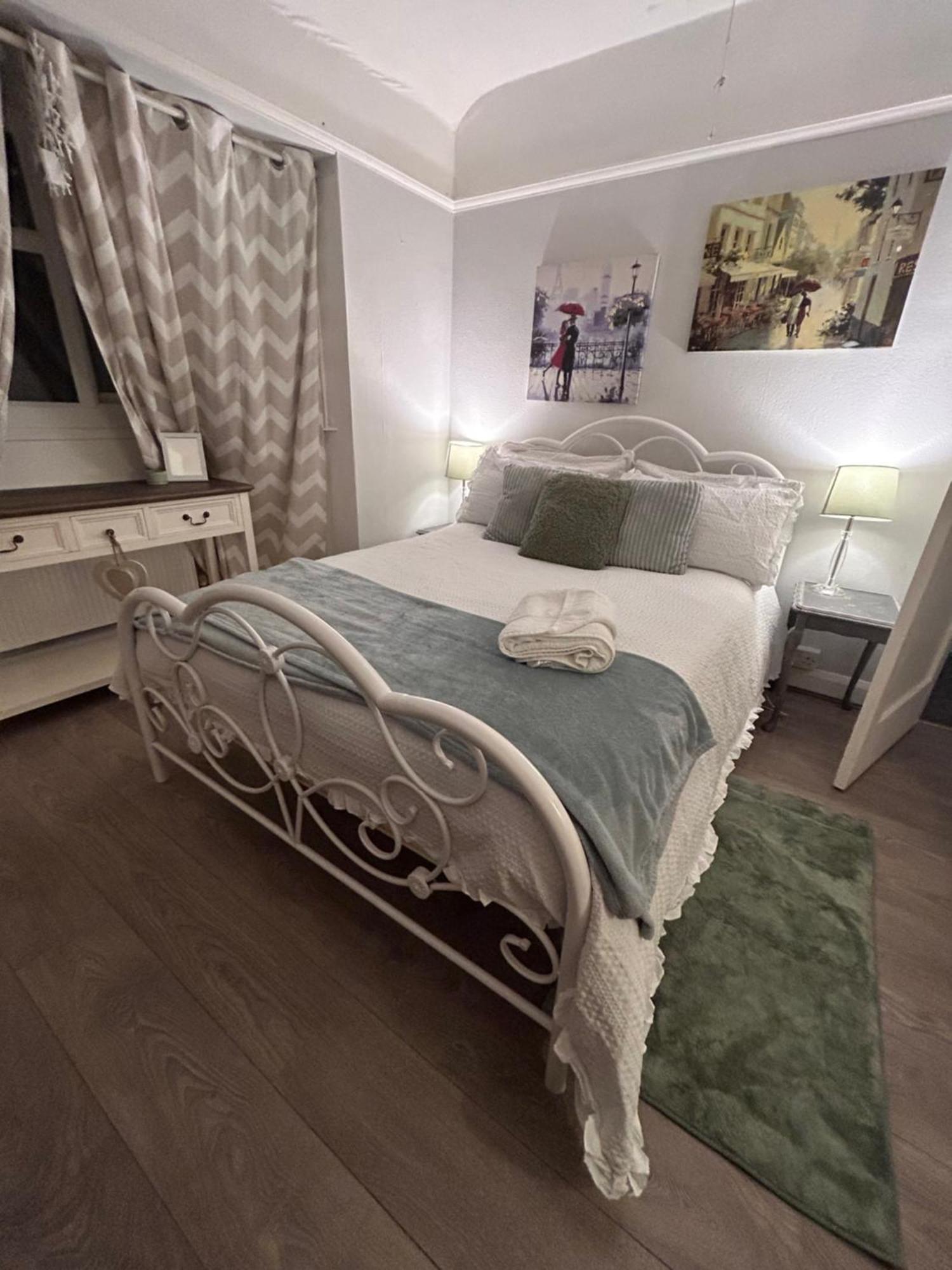 Redditch Rest Near Town Centre & Transport Links Apartman Kültér fotó